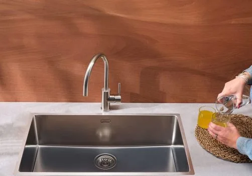 Reginox New York 70x40 kitchen sink installed in a modern kitchen